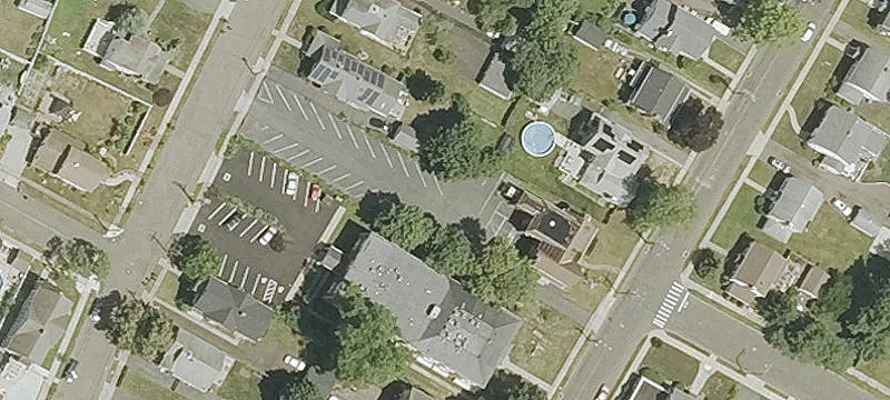 576 Thompson Ave