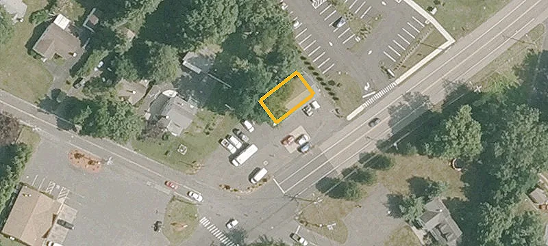 718 Ellington Rd