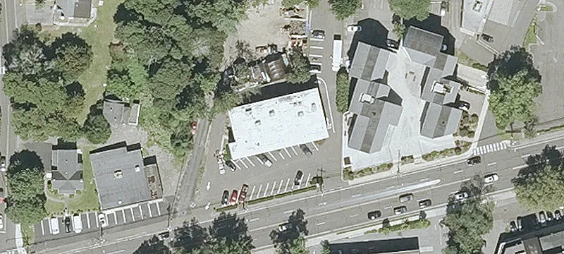 1155 Putnam Ave