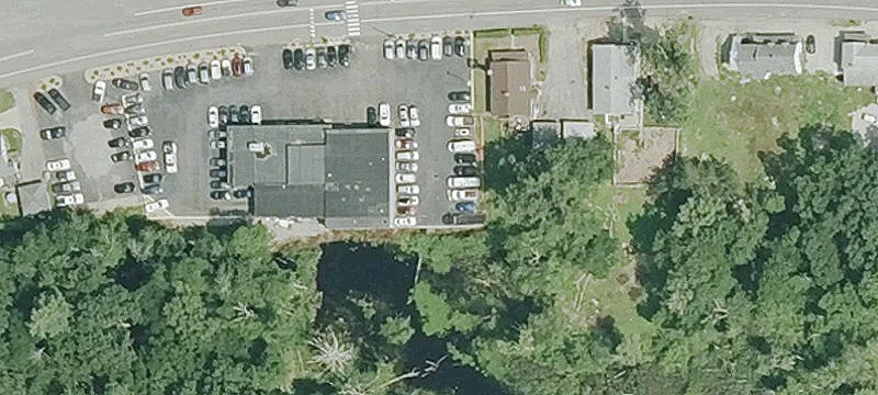523 School St