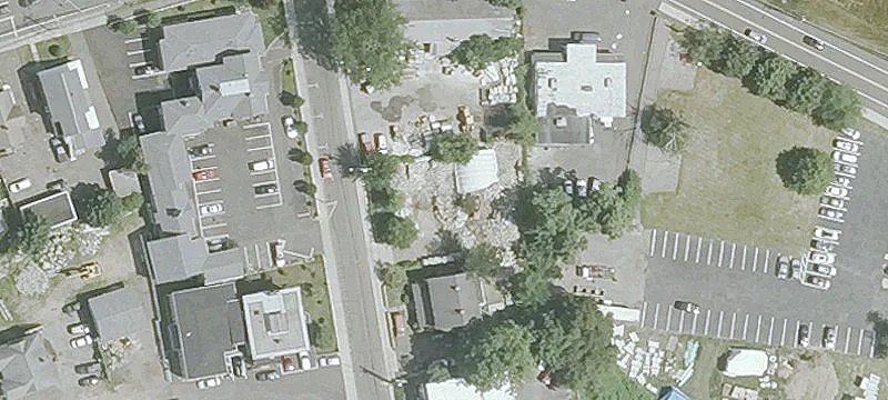44 High St