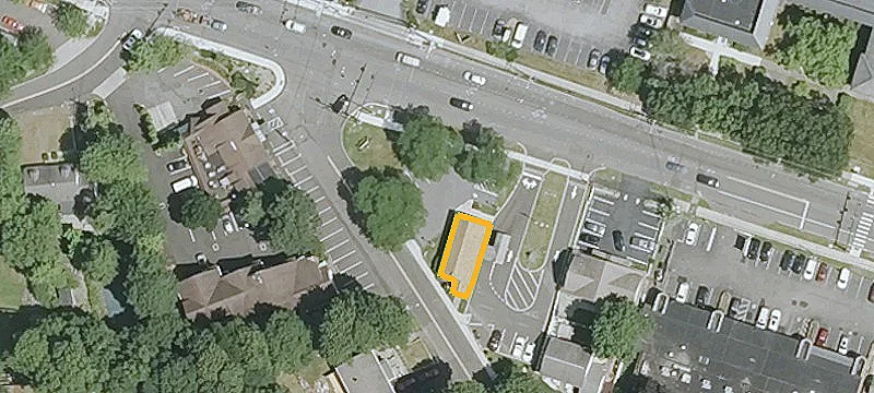 121 New Canaan Ave