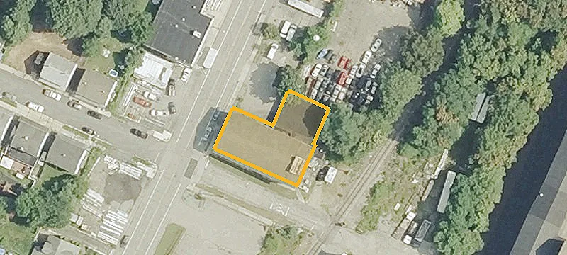 387 Main St