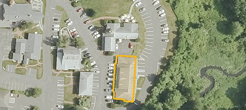 124 Simsbury Rd