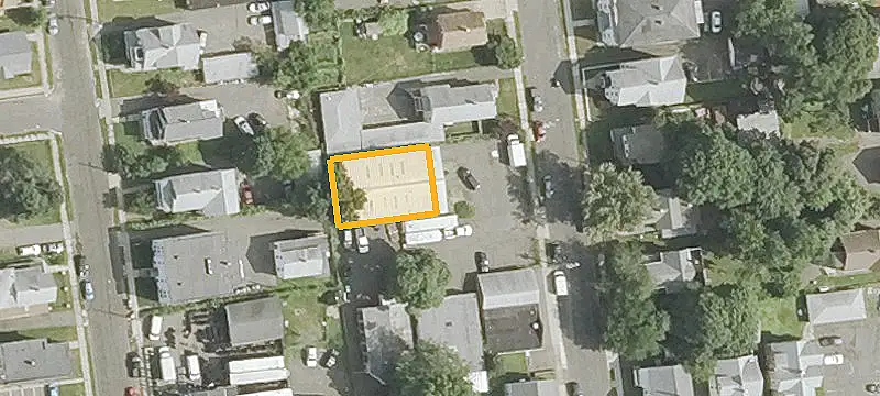 24 Dewey St