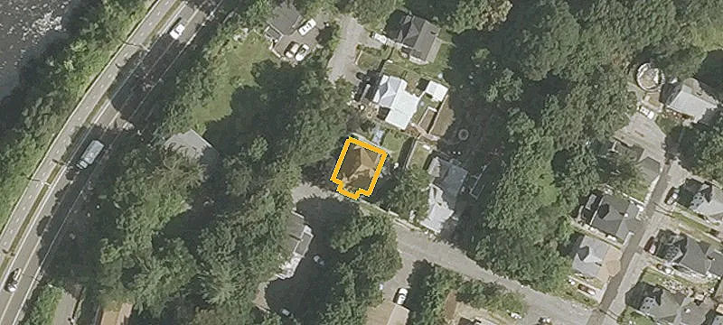 521 Leonard St
