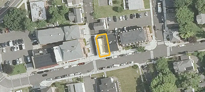 122 Main St