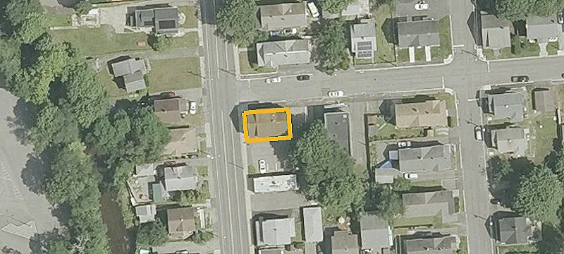 736 Main St