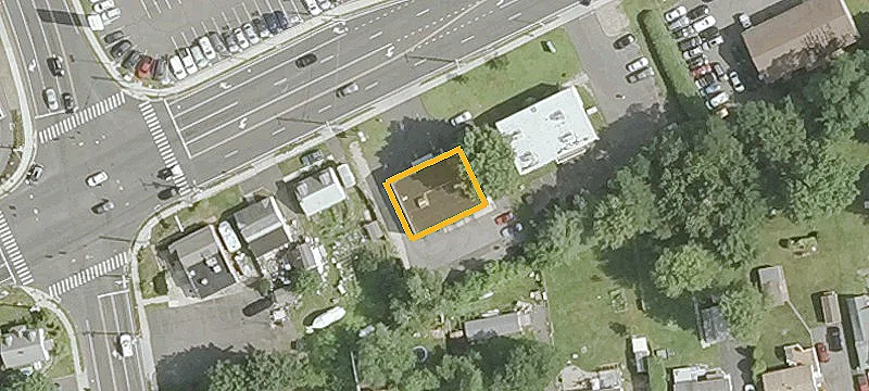 1082 Farmington Ave