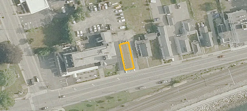 211 Main St
