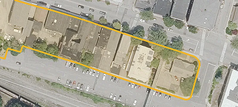 736 Main St