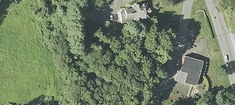 4 Pomperaug Ave