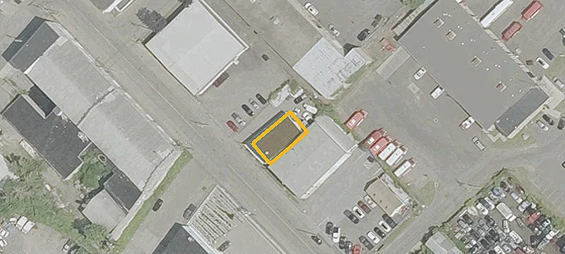 84 Riv St
