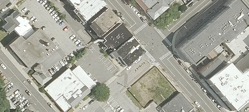 462 Howe Ave