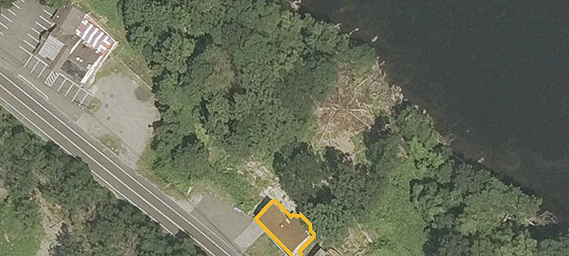 106 Riv Rd