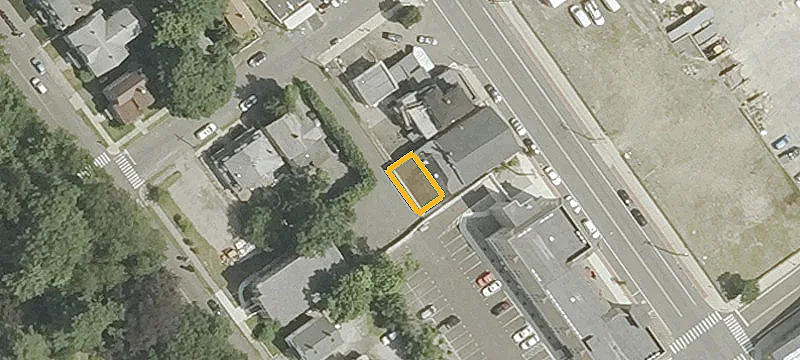 330 Howe Ave
