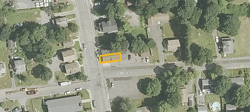 221 Oak Ave