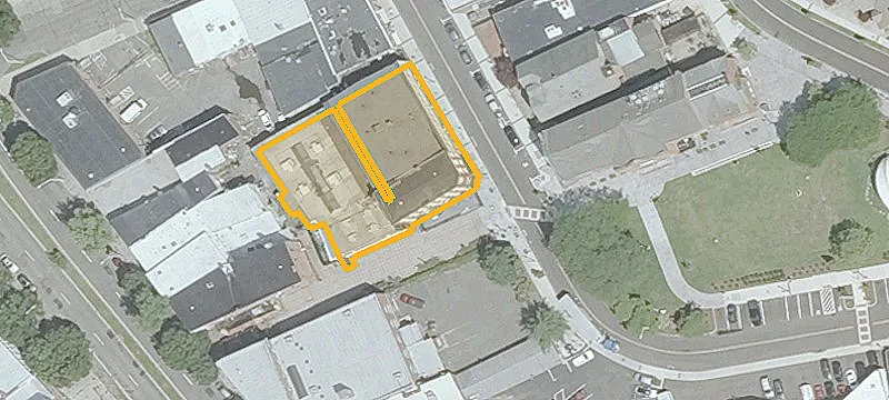 2 Ives St