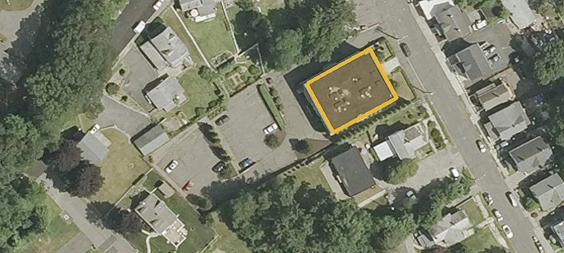130 Oak Ave