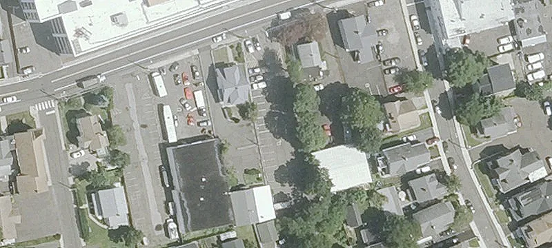 28 Van Zant St