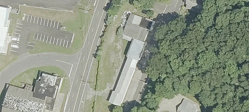 1586 Monroe Tpke