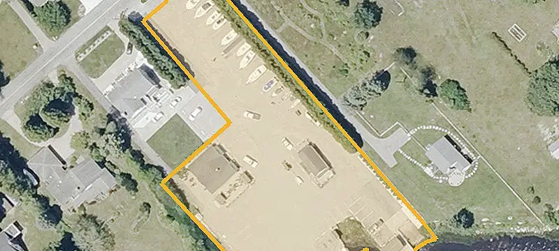 27 Riverside Dr