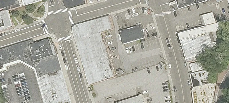 301 Main St
