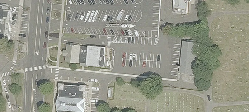 2772 Main St
