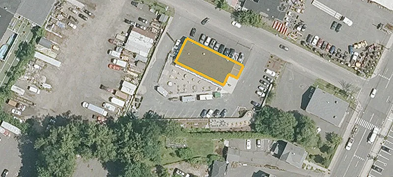 637 New Park Ave