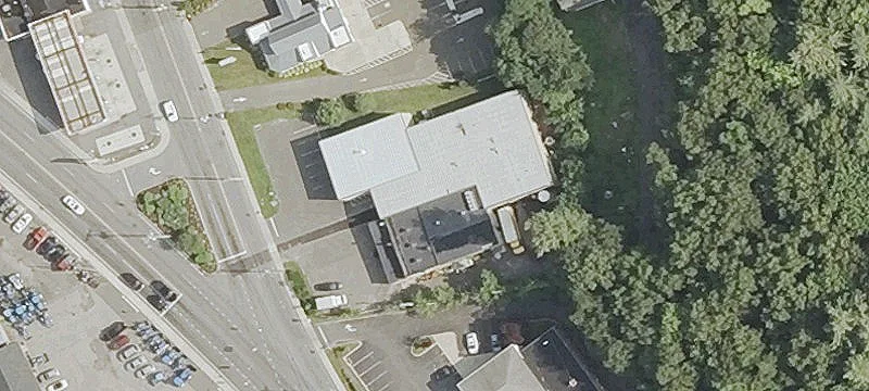 2046 Main St