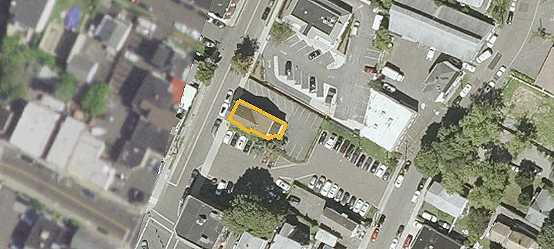 13 Water St