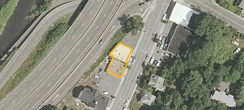 384 Main St