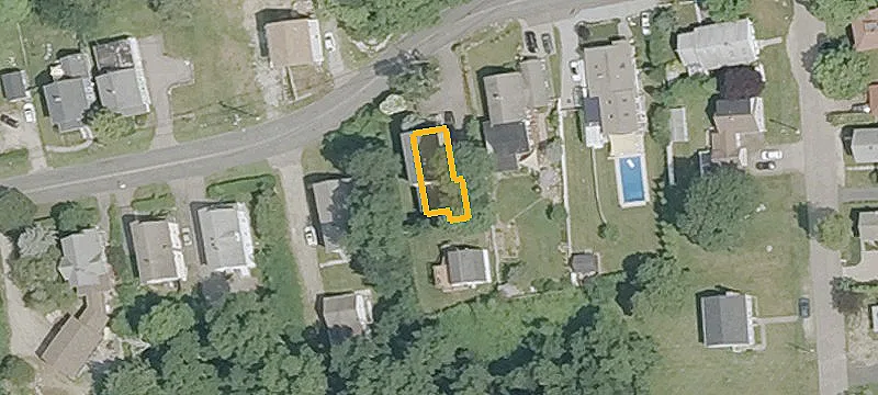 28 Mistuxet Ave