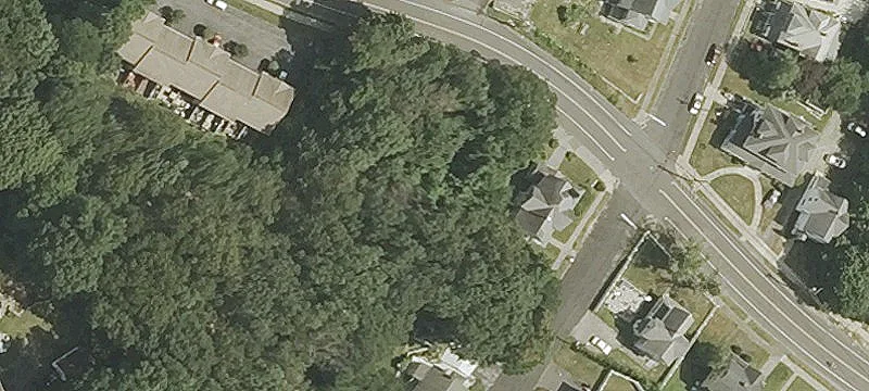 126 Howe Ave