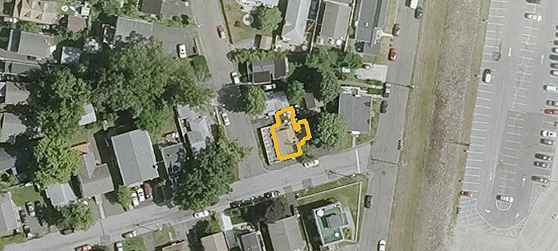 82 Iroquois Rd