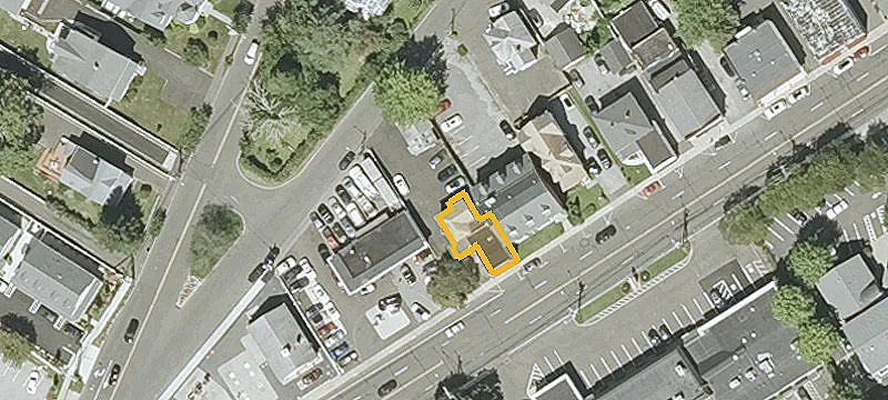400 Putnam Ave