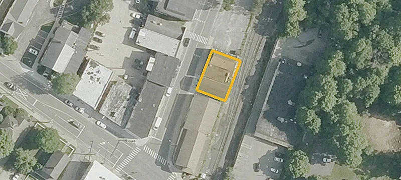 10 Railroad St