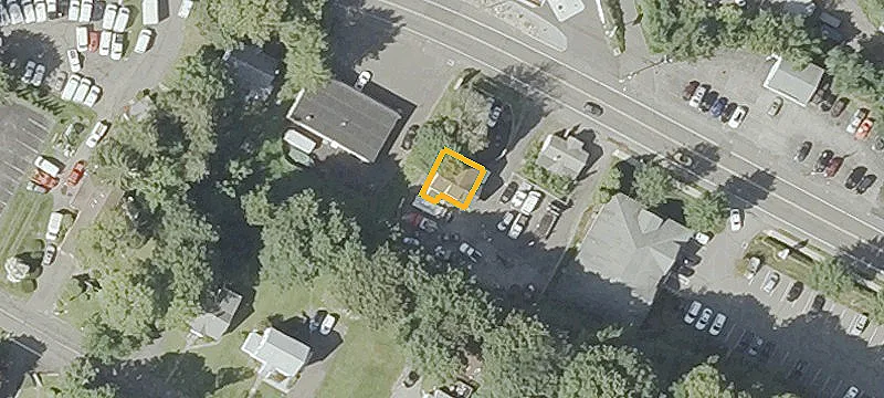 1384 Main St