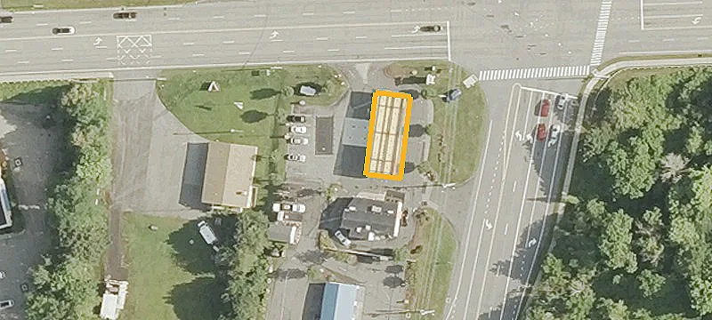 1758 Main St