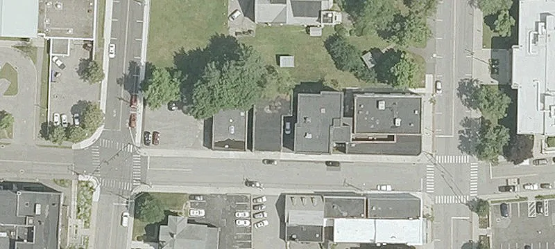 24 Mason St