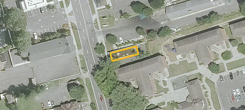 389 Main St