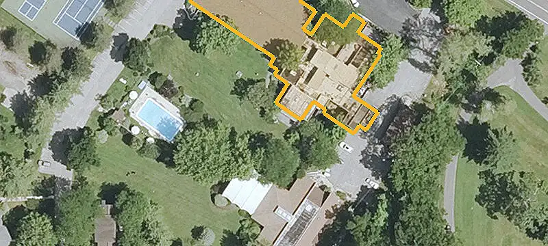 74 Interlaken Rd