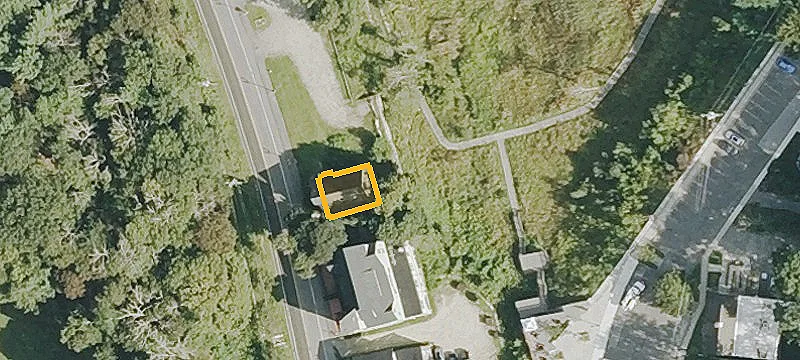 24 Greenwoods W Rd