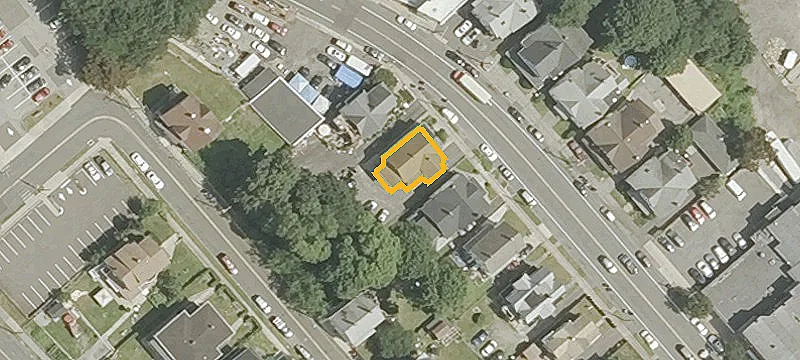 572-574 Howe Ave