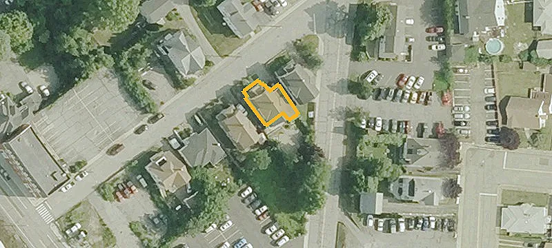 27 Ledyard Ave