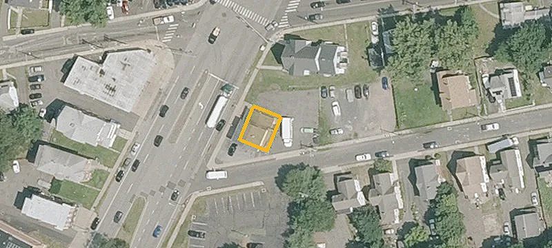 1520 Main St