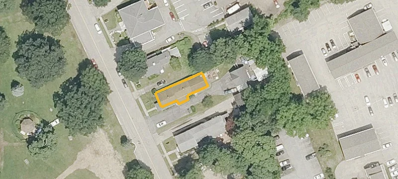 63 Hayward Ave