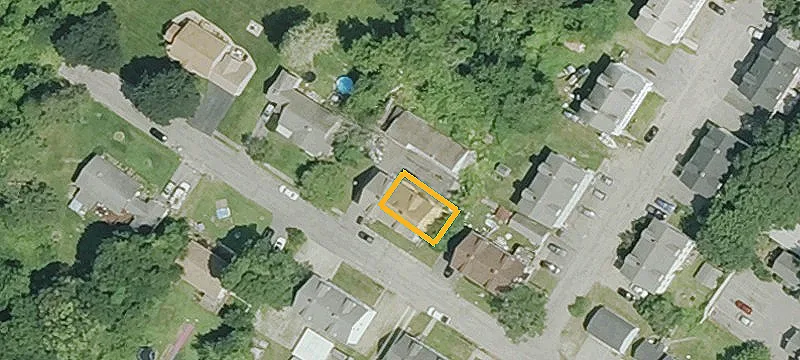 18 Floral Ave