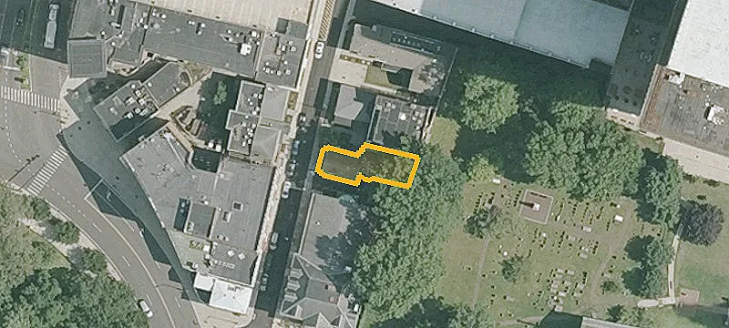 24 Lewis St