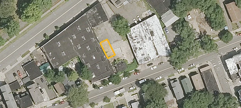 879 Congress Ave